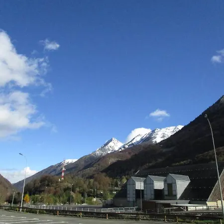6/7 Pers A Cauterets: Jardin, Garage, Cuisine Equipee, Proche Nature - Fr-1-234-298 Lejlighed *